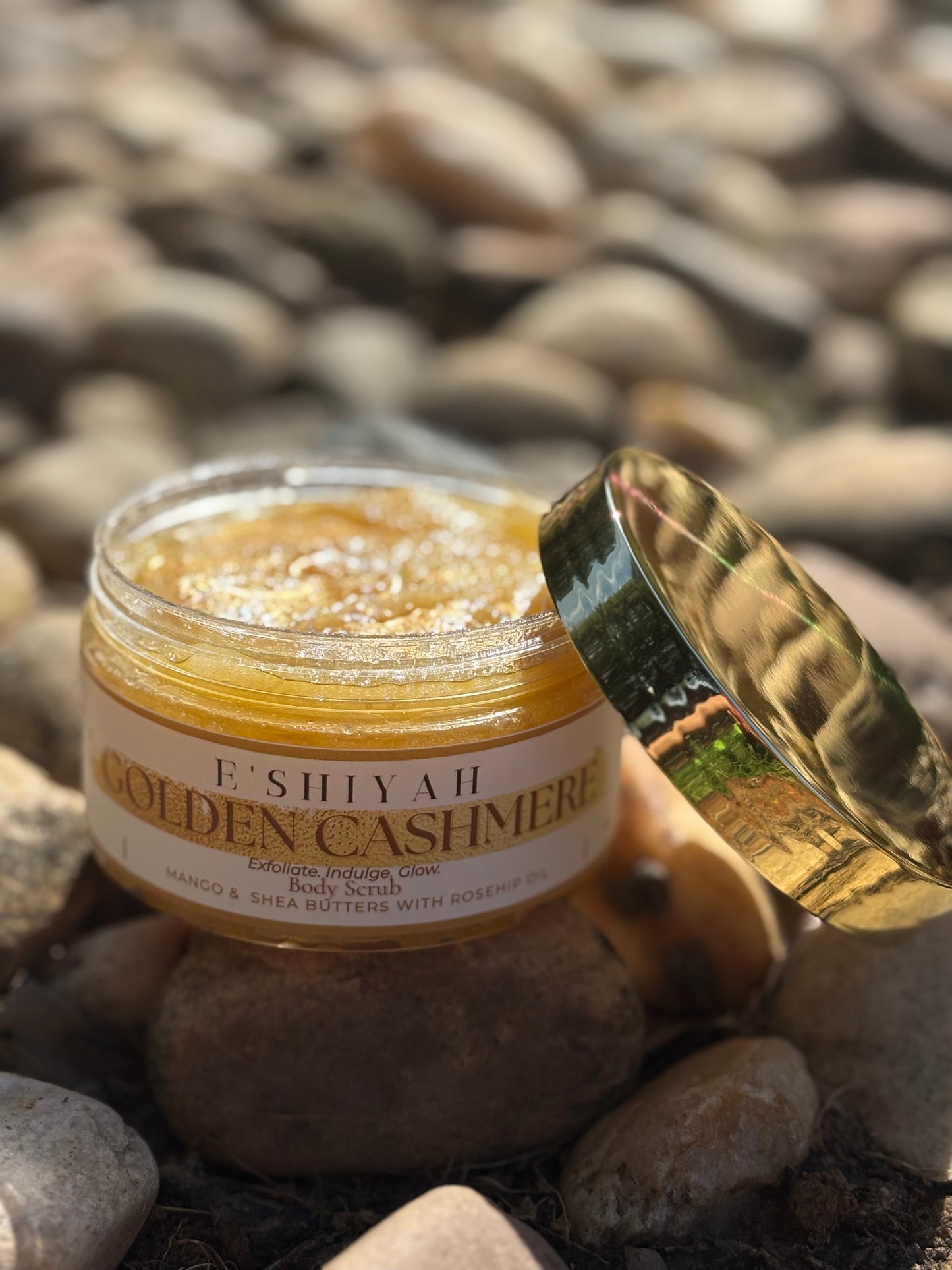Golden Cashmere Body Scrub (8oz)