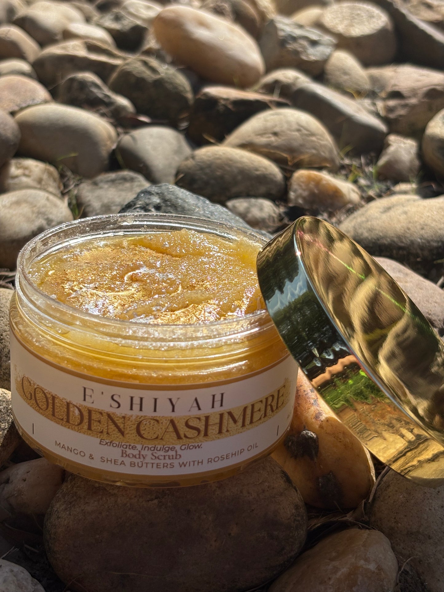 Golden Cashmere Body Scrub (8oz)