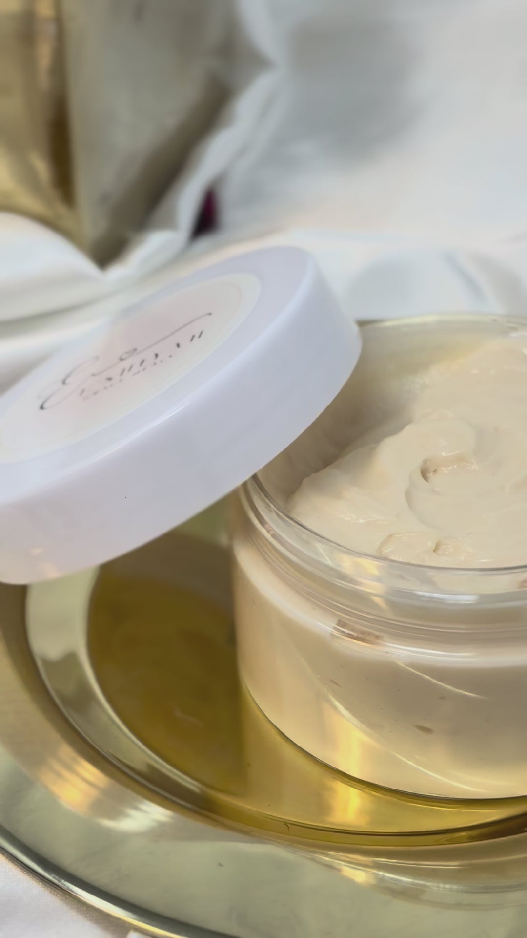 Vanilla Caress Body Créme (4oz)